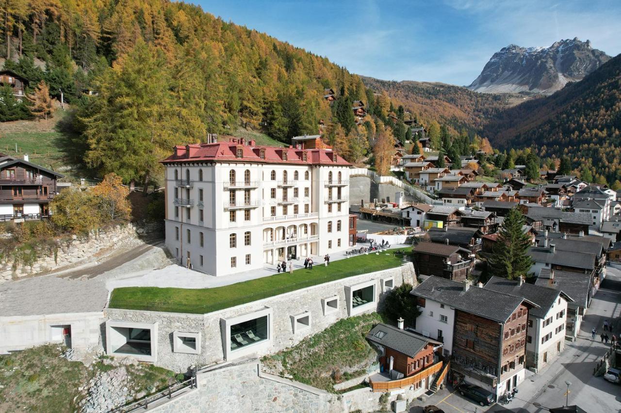 Grand Hotel Du Cervin - Auberge De Jeunesse Et Spa Saint-Luc Exterior photo